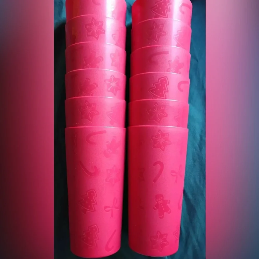 Set of 12 Red Christmas Plastic Tumbler Drinking Cup Festive Holiday Design NEW